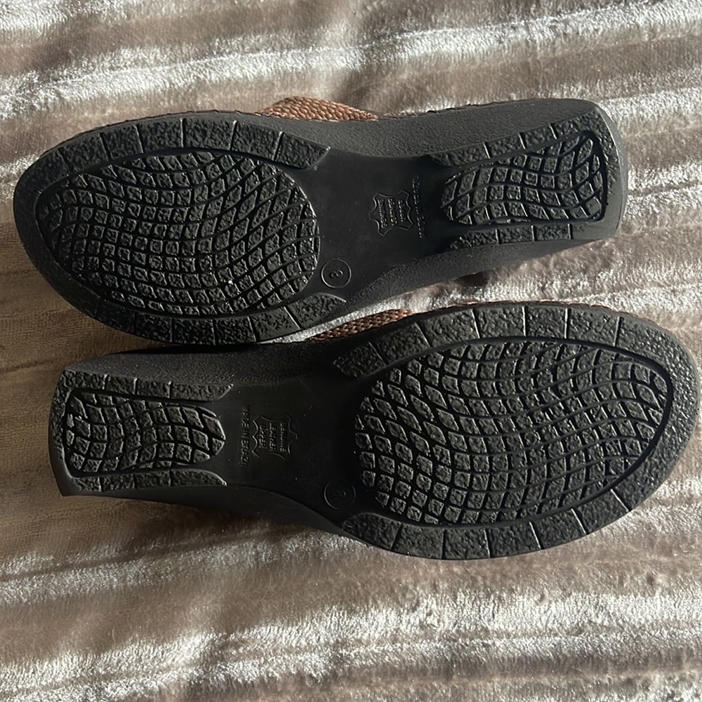Slides Size 8 - Picture 4 of 6